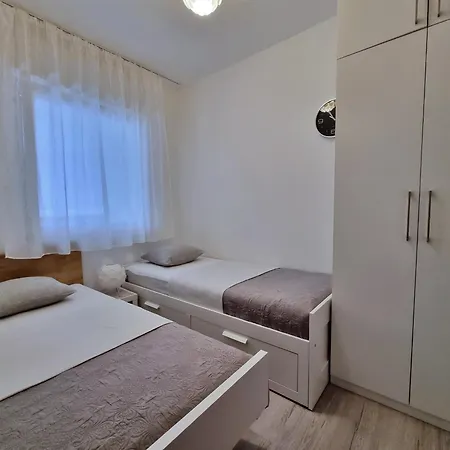 Three-bedroom Close To The Omis *