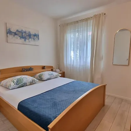 Three-bedroom Close To The Omis Duce