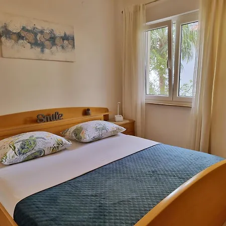 Three-bedroom Close To The Omis * Duce