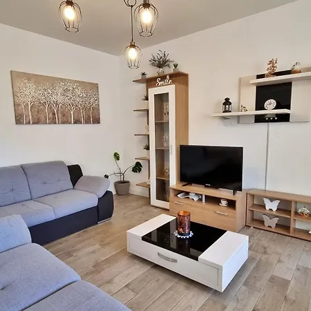 Three-bedroom Close To The Omis