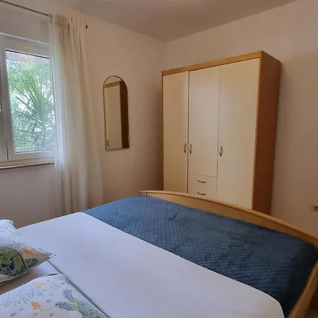 Three-bedroom Close To The Omis Apartment *