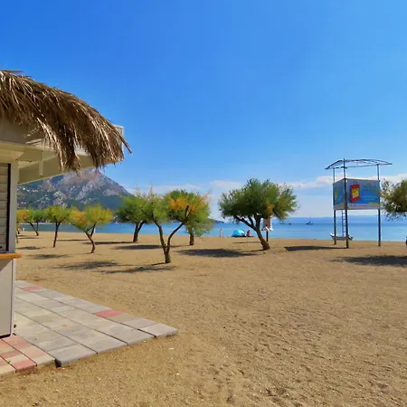 Apartment Three-bedroom Close To The Omis Duce
