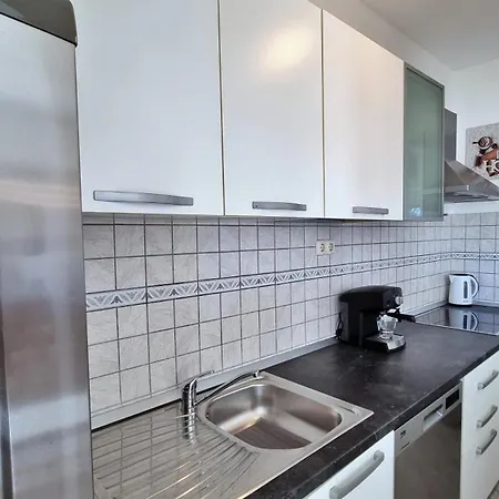Three-bedroom Close To The Omis