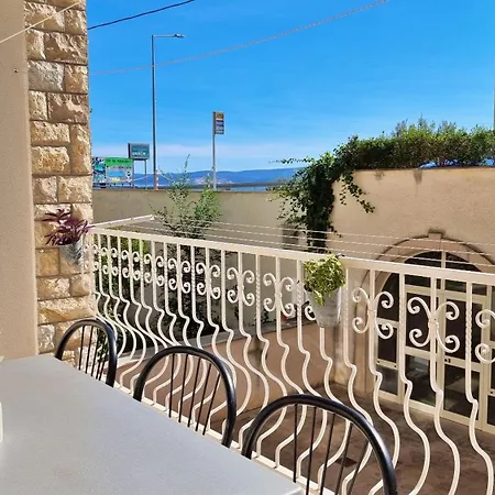 Three-bedroom Close To The Omis * Duce