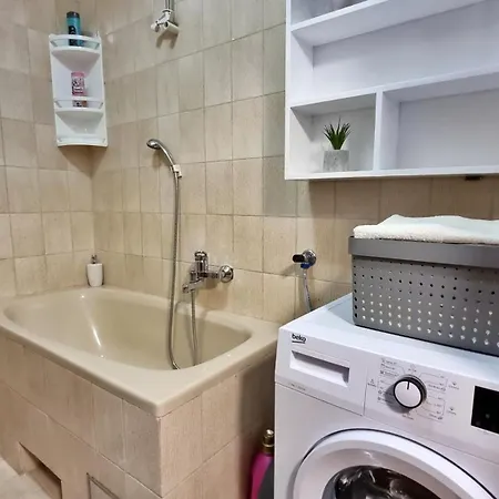 Three-bedroom Close To The Omis Apartment *