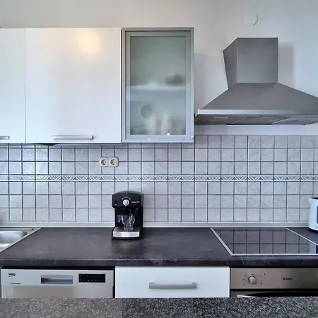 Apartment Three-bedroom Close To The Omis *