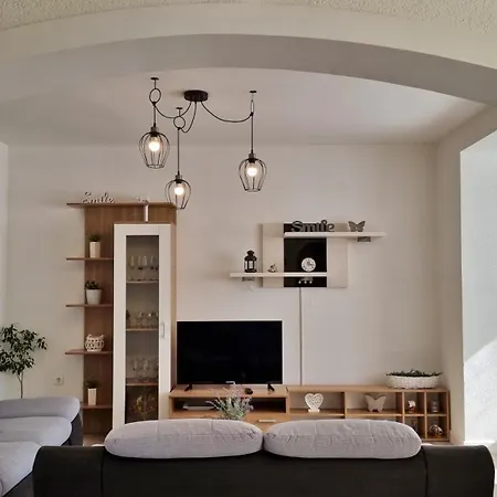 Apartment Three-bedroom Close To The Omis