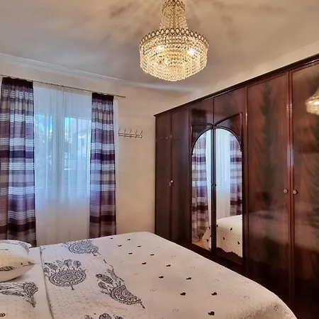 Three-bedroom Close To The Omis * Duce