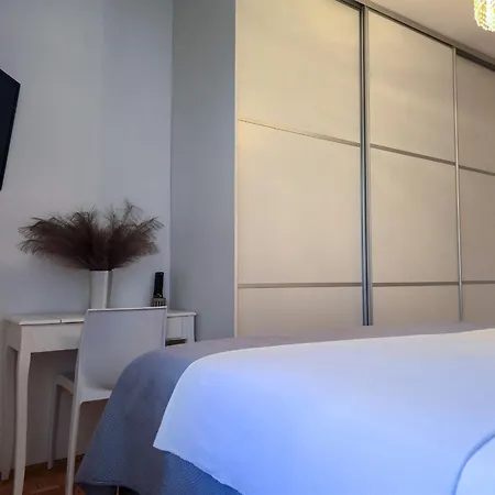 Three-bedroom Close To The Omis
